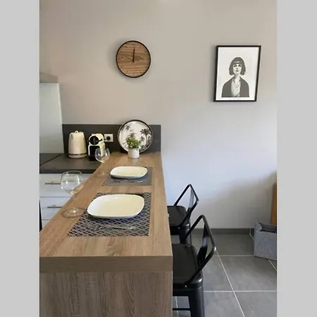 Le Continental Beau T2 Plein Centre + Parking *