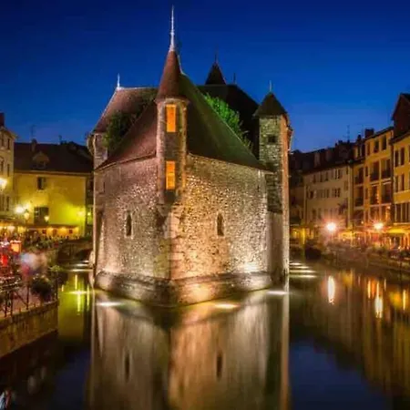 Le Continental Beau T2 Plein Centre + Parking Lägenhet